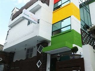 Family & Friends House - Photo 19