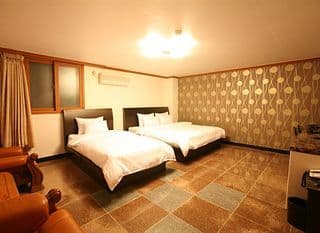 New World Hotel - Photo 3