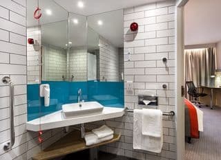 Holiday Inn Express London - Watford Junction, an IHG Hotel - Photo 10