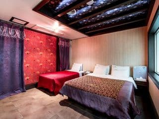 Hotel Tirol - Photo 3