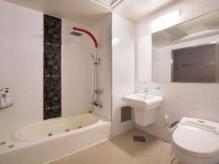 Hotel Tirol - Photo 10