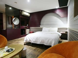 Hotel Oscar - Photo 2