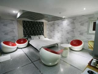Hotel Oscar - Photo 18