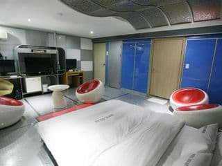 Hotel Oscar - Photo 21
