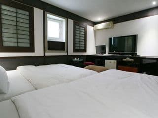 Hotel Oscar - Photo 4