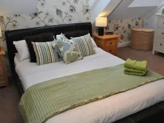 Accommodation Windsor Ltd - The Courtyard - Photo 11