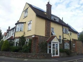 Compton Guest House - Photo 17