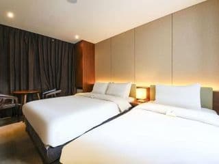 CS Avenue Hotel - Photo 3