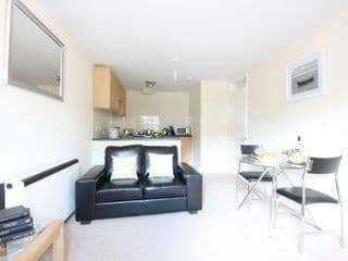 Accommodation Windsor Ltd - Alexandra Court - Photo 3