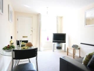 Accommodation Windsor Ltd - Alexandra Court - Photo 4