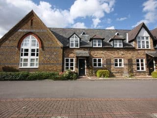 Accommodation Windsor Ltd - Alexandra Court - Photo 7