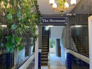 Berlin Style Apartments - Photo 18