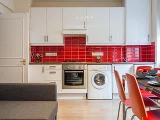 Monopoly Accommodations - Photo 17