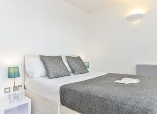 Tower Bridge City Apartments London - Photo 9
