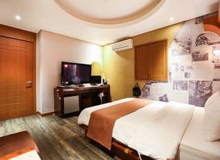 Highland Hotel - Photo 4