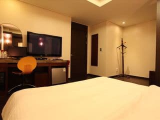 Highland Hotel - Photo 8