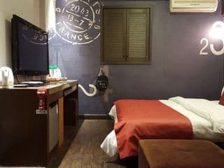 Highland Hotel - Photo 10