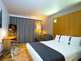 Holiday Inn London West, an IHG Hotel - Photo 2