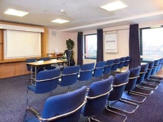 Holiday Inn London West, an IHG Hotel - Photo 18