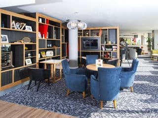 Holiday Inn London West, an IHG Hotel - Photo 4