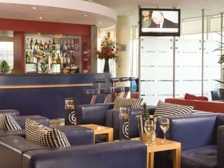 Holiday Inn London West, an IHG Hotel - Photo 7