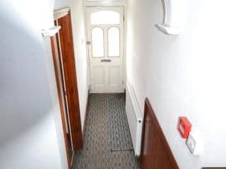 Airport Guest House - Photo 17