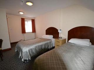 Airport Guest House - Photo 20