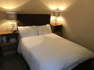 Airport Guest House - Photo 10