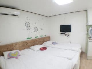 Myeongdong Guesthouse - Photo 2