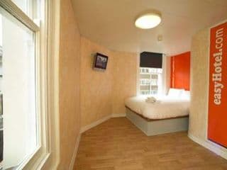 easyHotel London Luton - Photo 11