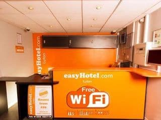 easyHotel London Luton - Photo 13