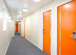 easyHotel London Luton - Photo 14