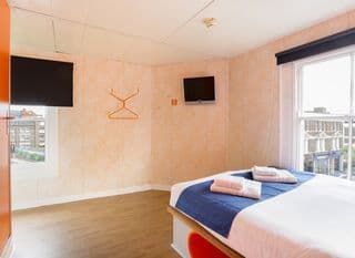 easyHotel London Luton - Photo 5