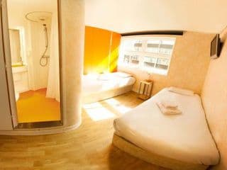 easyHotel London Luton - Photo 7