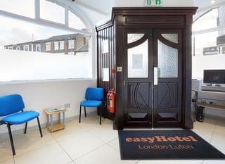 easyHotel London Luton - Photo 9