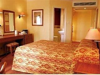 The Fox & Goose Hotel - Photo 2