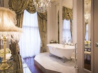 The Clermont London, Victoria - Photo 9