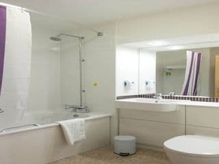 Premier Inn London Docklands Excel - Photo 11