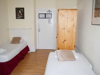 The Black Lion - Photo 5