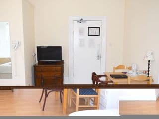 The Black Lion - Photo 6