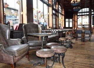 The Black Lion - Photo 8