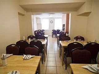 Astoria Hotel - Photo 15