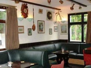 OYO Old Oak Tree Inn - Photo 11