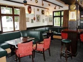 OYO Old Oak Tree Inn - Photo 18