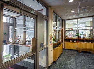 LSE Carr-Saunders Hall - Photo 19