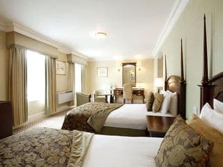 Mitre Hotel - Photo 2