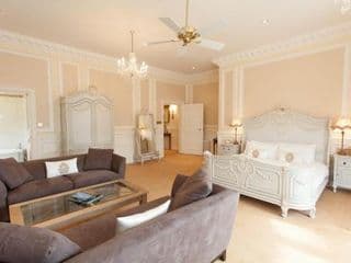 Warren House Hotel - Photo 2