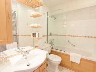 Warren House Hotel - Photo 8