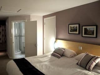 Royal George Hotel - Photo 4