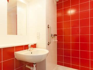 Travelodge Kingston upon Thames Central - Photo 11